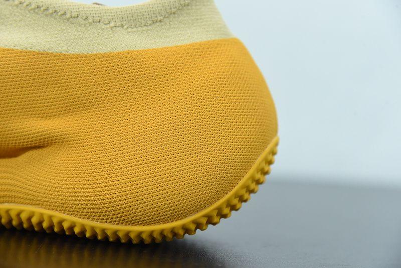 Yeezy Knit Runner Sulfur GW5353 Released