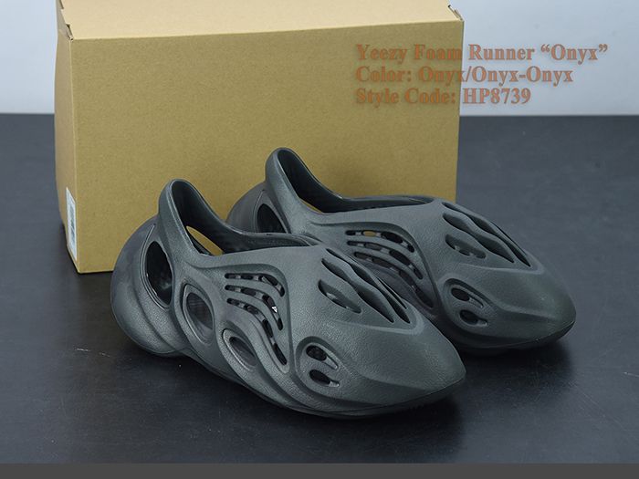 Yeezy Foam Runner Onyx HP8739 Released